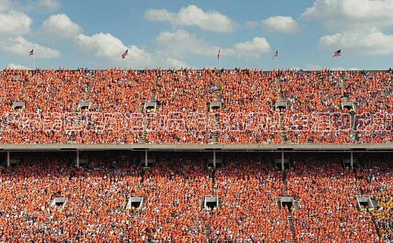 耀世娱乐app下载安装爱慕股份探索美国足球运动员梅森的职业生涯和成就