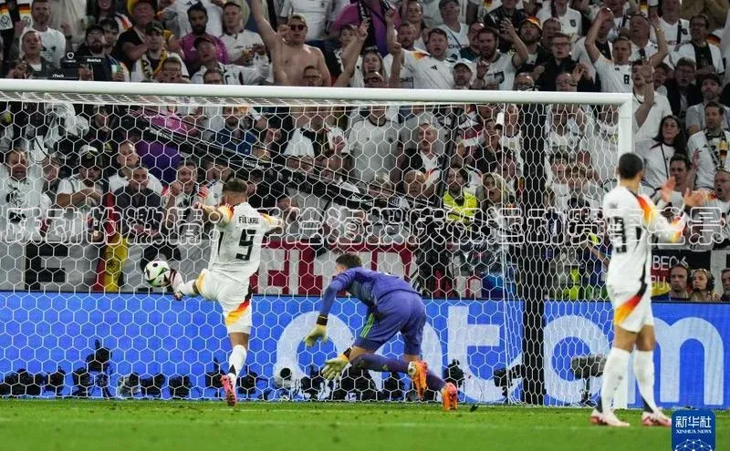 跃动的激情：手绘海报庆祝运动赛事盛景